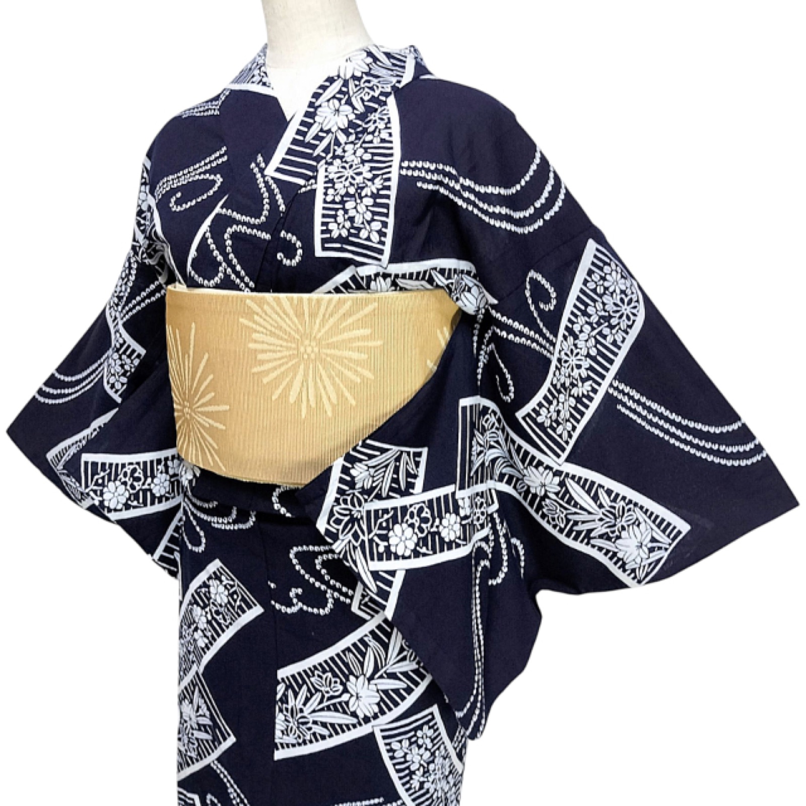 Cloth dyed with natural indigo